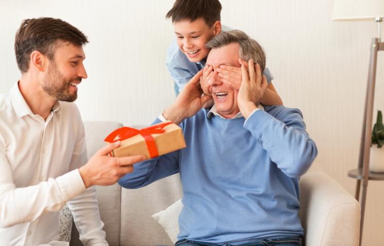 מחפשים מתנה לאבא? כך תמצאו את המתנה המושלמת
