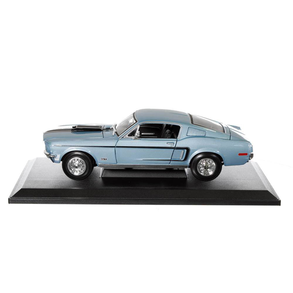 CAR00-008.jpg